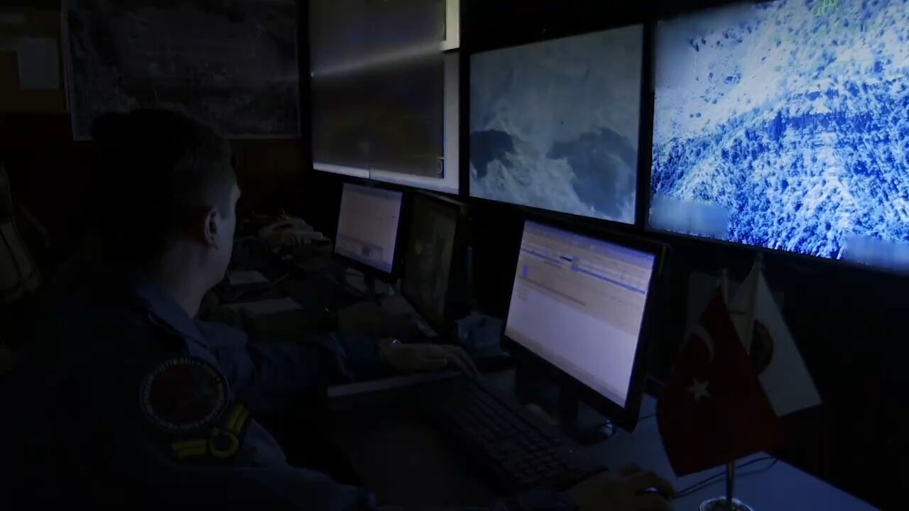 Türk askeri Suriye'nin kuzeyinde tespit edilen 4 PKK'lı teröristi öldürdü - 1. Resim