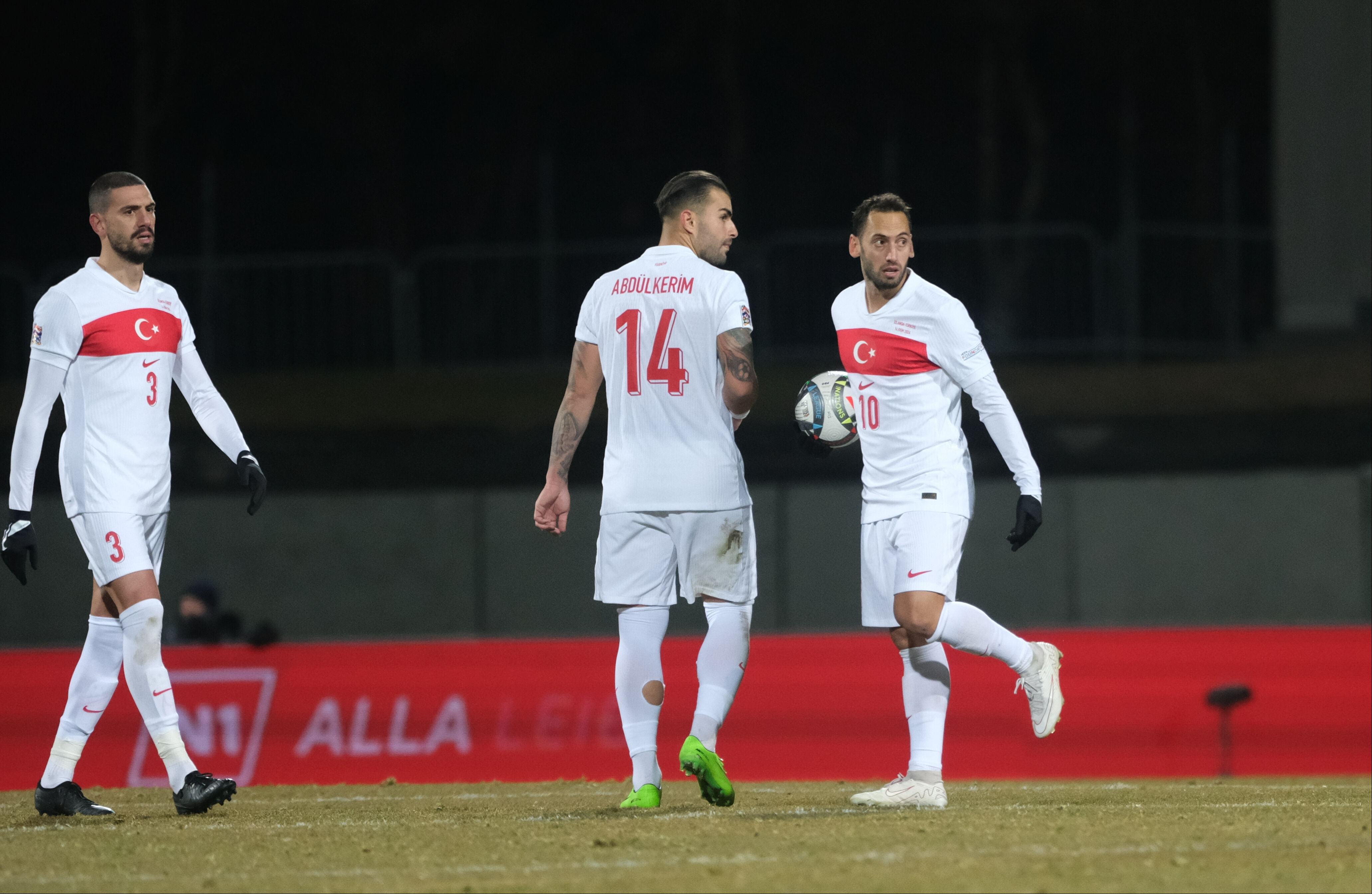 A Milli Takımımızın İzlanda zaferi manşetlerde! 