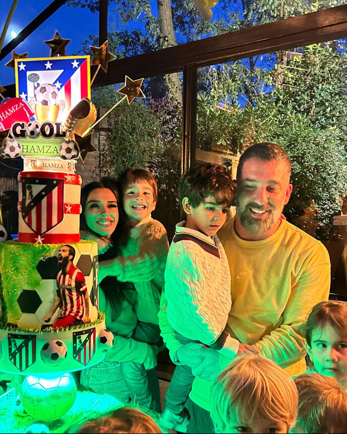 Arda Turan’ın oğlu Hamza yeni yaşına girdi! Dev pastayı gören bir daha baktı Arda Turan’ın oğlu Hamza yeni yaşına girdi! Dev pastayı gören bir daha baktı - 2. Resim