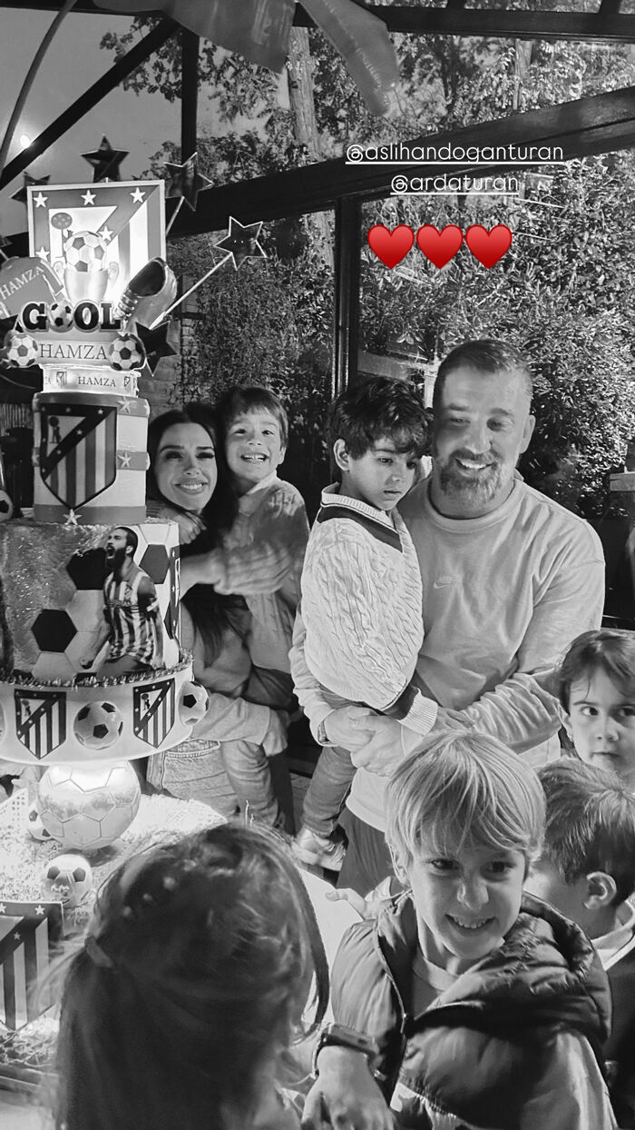 Arda Turan’ın oğlu Hamza yeni yaşına girdi! Dev pastayı gören bir daha baktı Arda Turan’ın oğlu Hamza yeni yaşına girdi! Dev pastayı gören bir daha baktı - 1. Resim