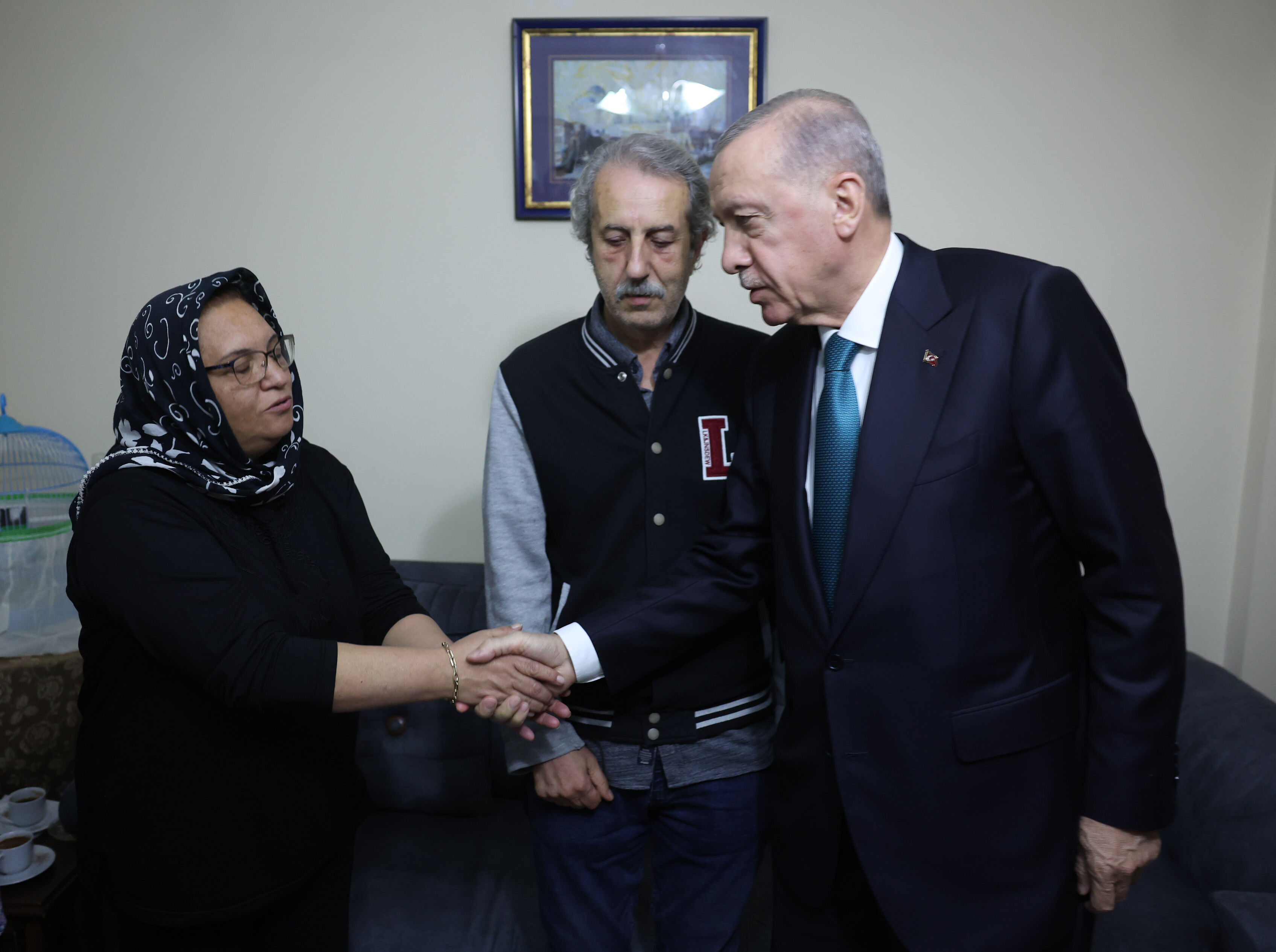 Cumhurbaşkanı Erdoğan'dan Betül Önderoğlu'nun ailesine taziye ziyareti Cumhurbaşkanı Erdoğan'dan Betül Önderoğlu'nun ailesine taziye ziyareti - 2. Resim