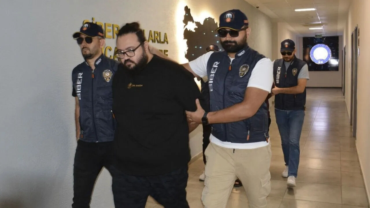 Dün tahliye edilmişti! Jahrein için istenen ceza belli oldu Dün tahliye edilmişti! Jahrein için istenen ceza belli oldu - 1. Resim