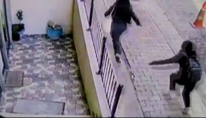 Ölümden saniyelerle kurtuldular! Kadın sürücü şoka girerek ağladı - 3. Resim