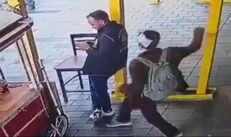 Polisi bıçaklayan Oytun'un annesinden olay sözler: Benimle ölümü deneyimlemek istiyordu - 1. Resim