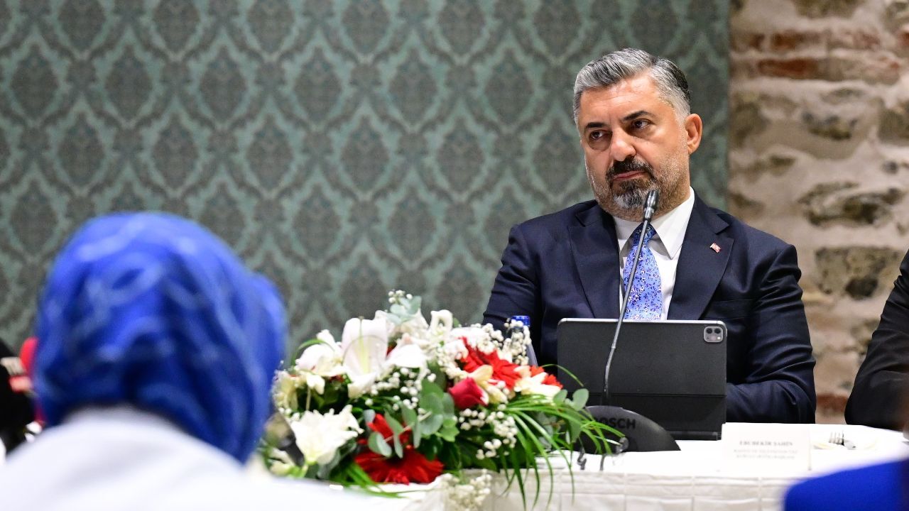 RTÜK Başkanı Ebubekir Şahin'den 'Reyting Şehveti' çıkışı! Kadına şiddeti  içeren yayınları yerden yere vurdu | Türkiye Gazetesi