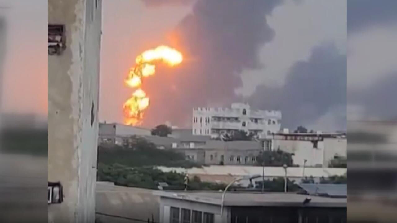 Yemen'e hava saldırıları! ABD ve İngiltere Hudeyde'ye bomba yağdırdı - 3. Resim