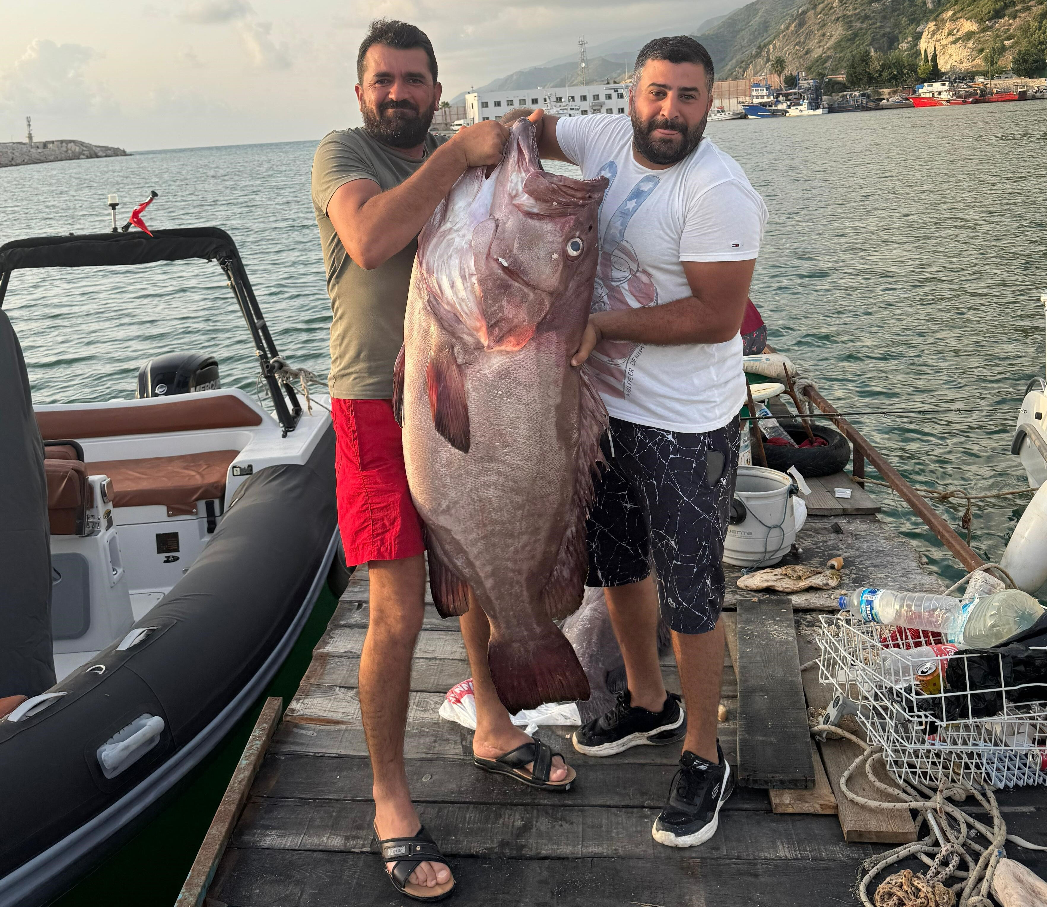 Balığa giden adam, oltaya takılanı görünce havalara uçtu: Gözlerime inanamadım - 1. Resim