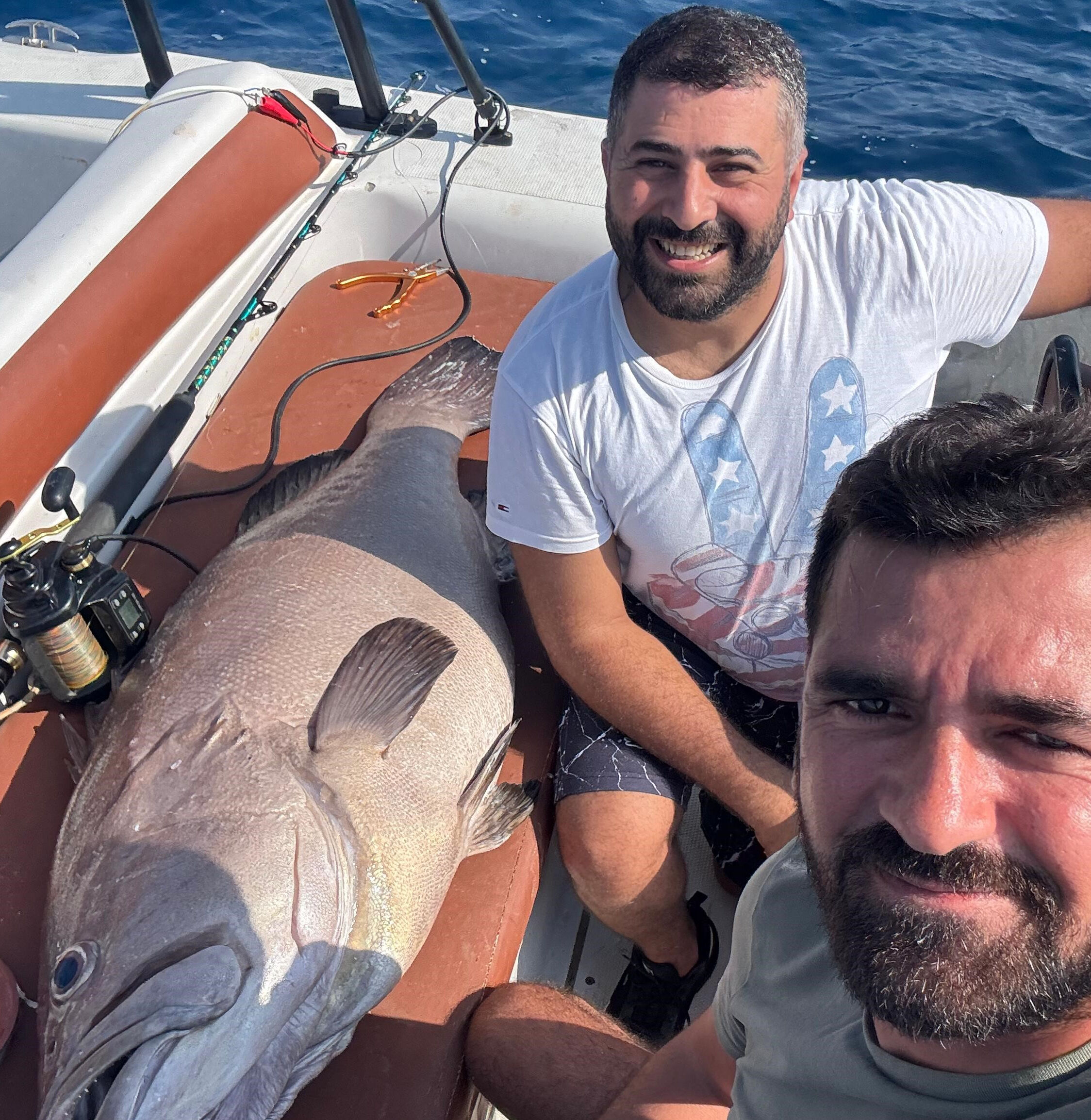 Balığa giden adam, oltaya takılanı görünce havalara uçtu: Gözlerime inanamadım - 2. Resim