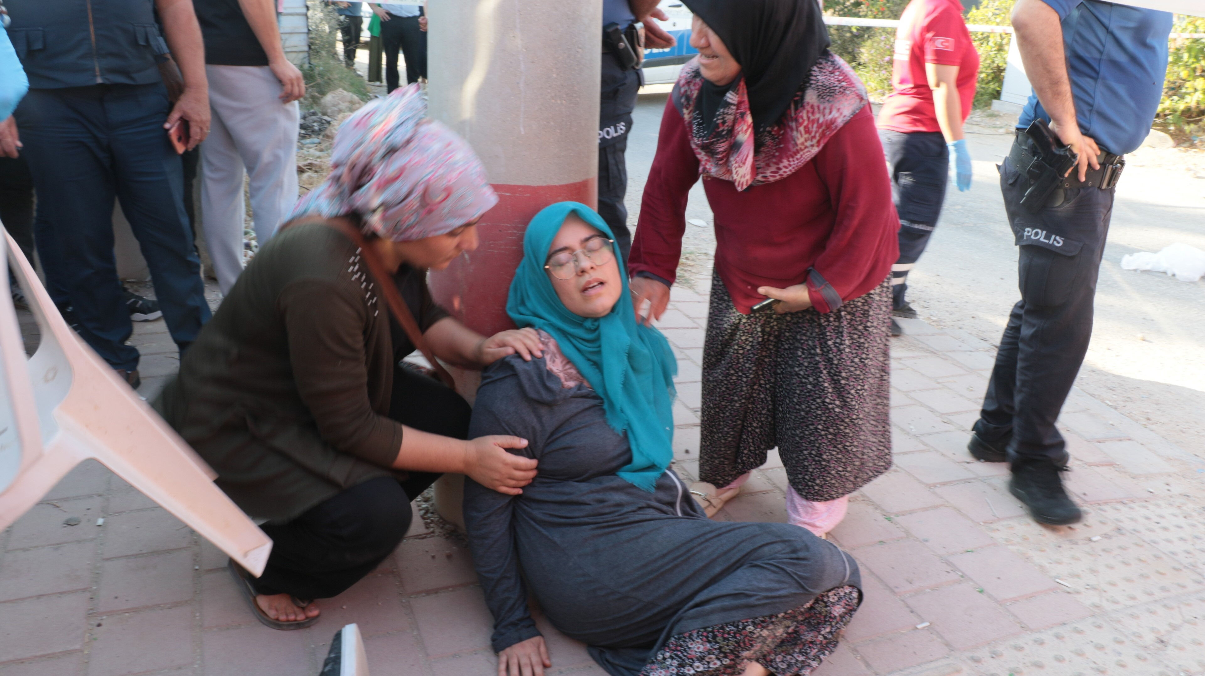 Bisikletiyle okuldan dönüyordu! 8 yaşındaki çocuk beton mikserinin altında kalarak can verdi Bisikletiyle okuldan dönüyordu! 8 yaşındaki çocuk beton mikserinin altında kalarak can verdi - 2. Resim