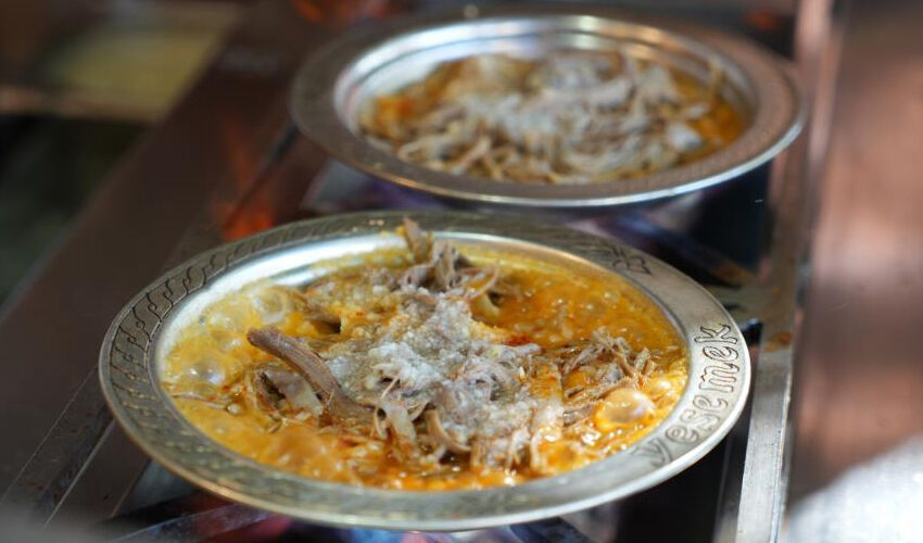 Gazianteplilerin doğal antibiyotiği! 12 saat boyunca kaynatılıyor, yiyen gribe yakalanmıyor Gazianteplilerin doğal antibiyotiği! 12 saat boyunca kaynatılıyor, yiyen gribe yakalanmıyor - 2. Resim