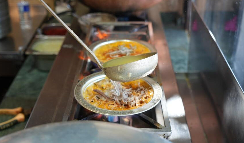 Gazianteplilerin doğal antibiyotiği! 12 saat boyunca kaynatılıyor, yiyen gribe yakalanmıyor Gazianteplilerin doğal antibiyotiği! 12 saat boyunca kaynatılıyor, yiyen gribe yakalanmıyor - 1. Resim