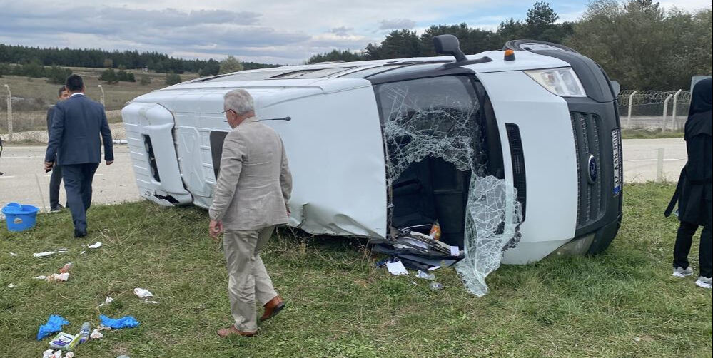 Kastamonu'da öğrencileri taşıyan servisle tır çarpıştı! Çok sayıda çocuk yaralandı - 3. Resim
