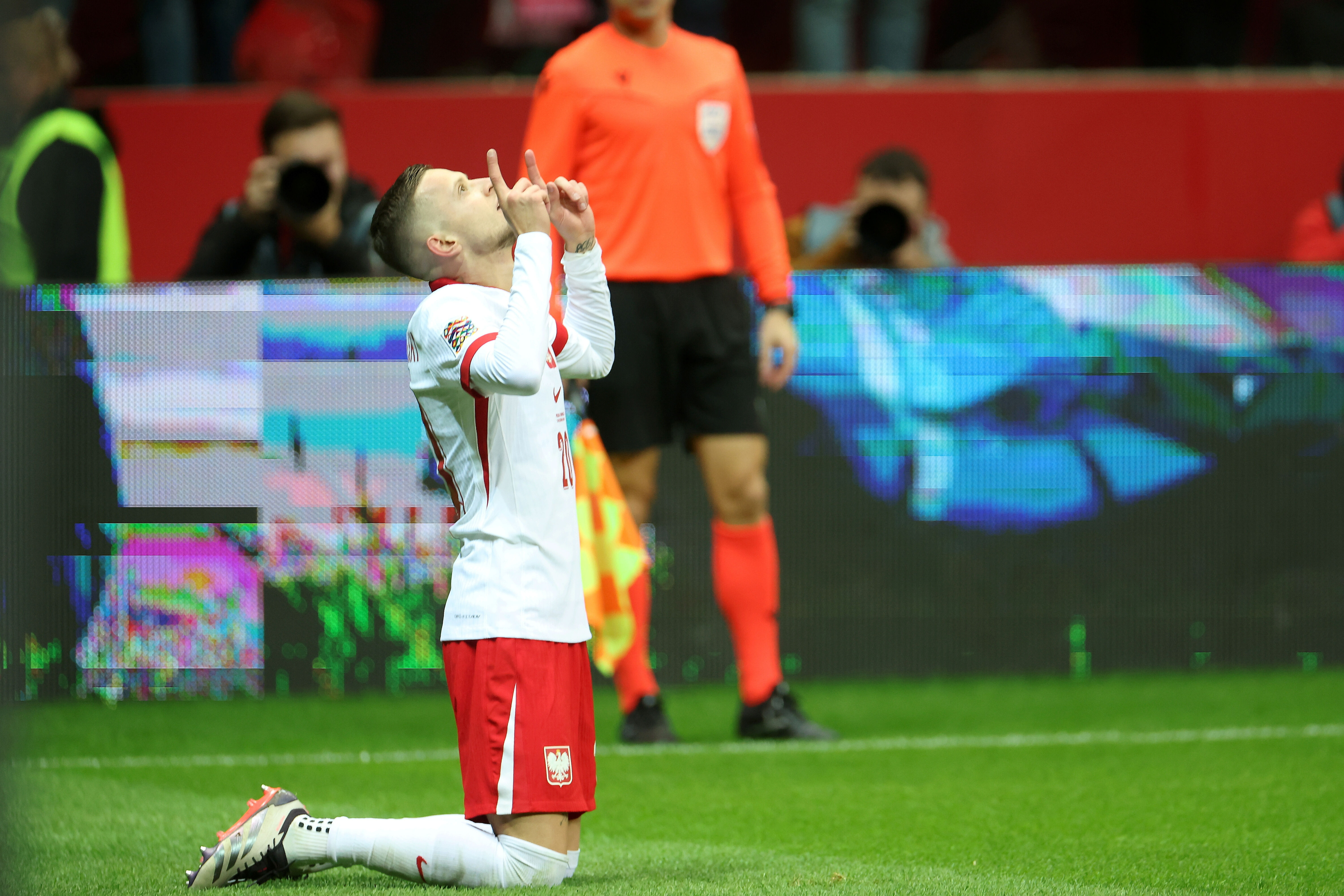 Polonya-Hırvatistan maçına damga vurdular! Szymanski attı, Livakovic kızardı - 3. Resim