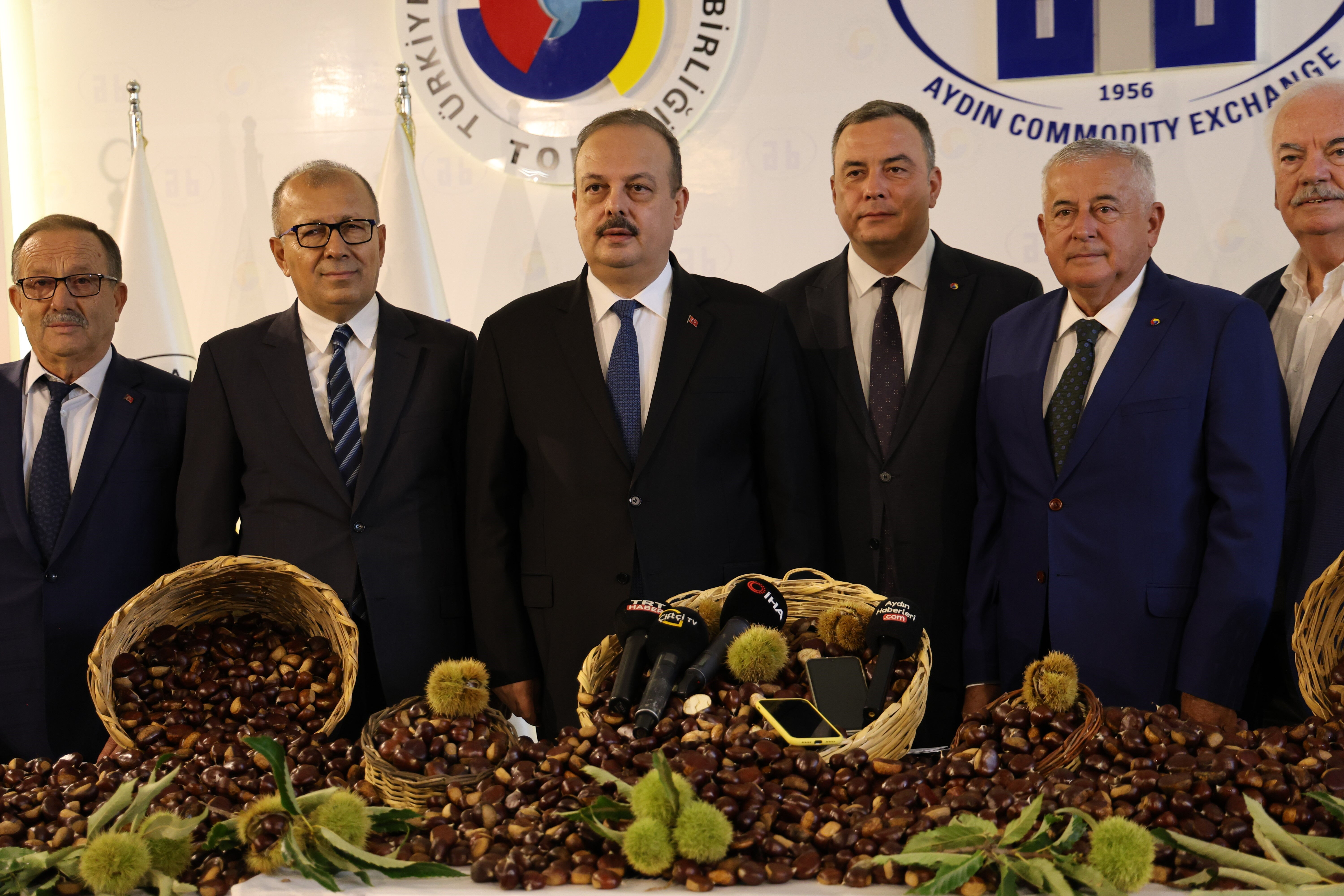 Sezonun ilk hasadı! Kilosu 500 liradan satıldı - 1. Resim