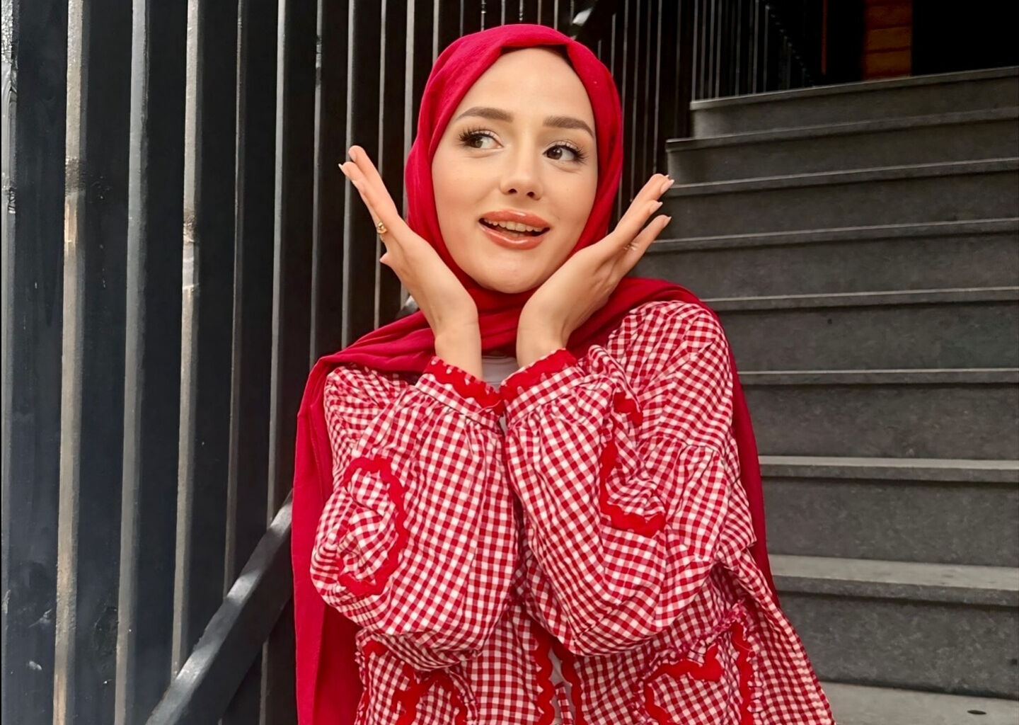 ‘Amin’ videosuyla tanınan Gizem Yıldız tanınmaz halde! Başına gelenleri tek tek anlattı ‘Amin’ videosuyla tanınan Gizem Yıldız tanınmaz halde! Başına gelenleri tek tek anlattı - 4. Resim