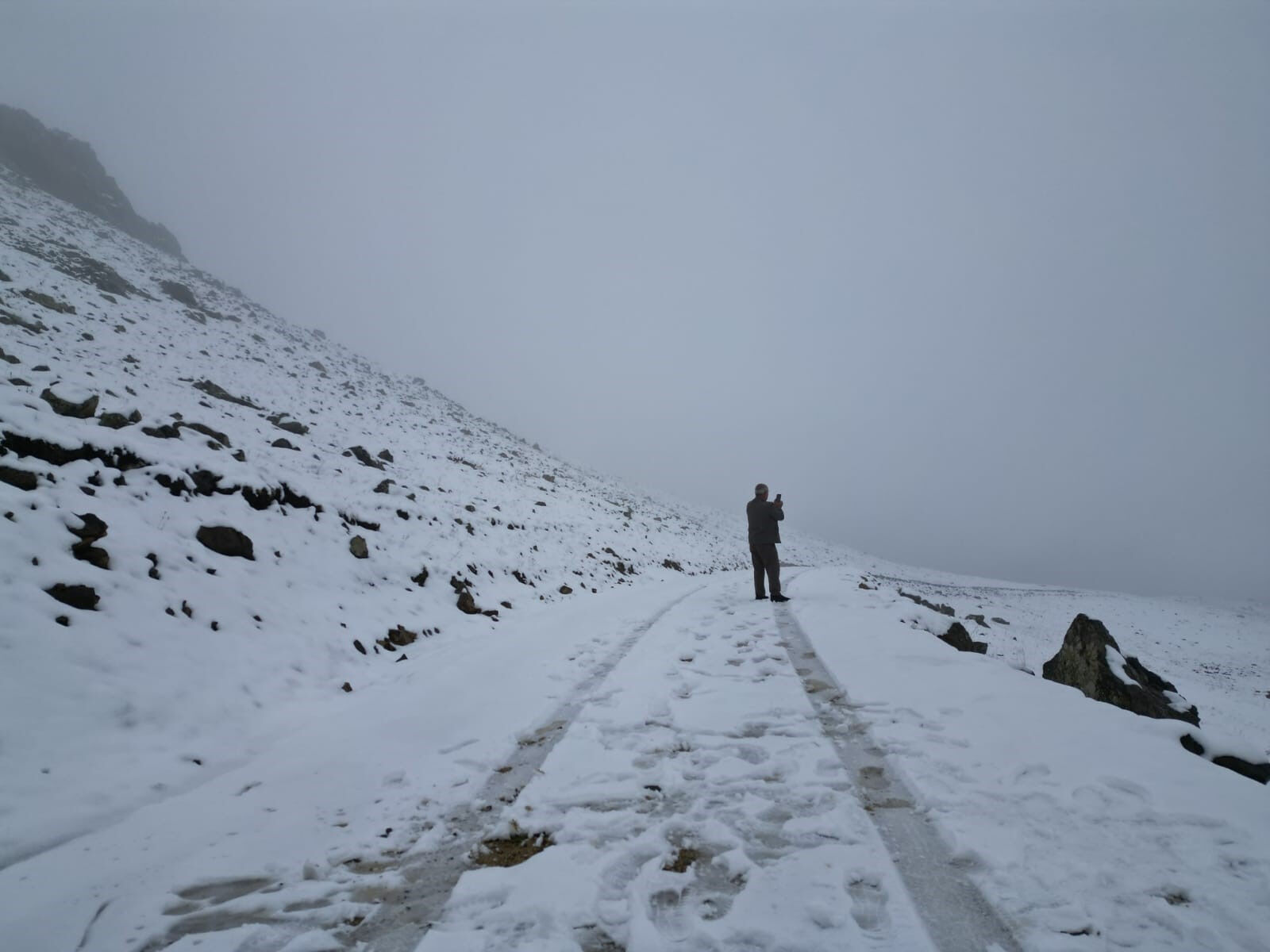 Bayburt’ta mevsimin ilk karı düştü! Her yer beyaza büründü - 1. Resim