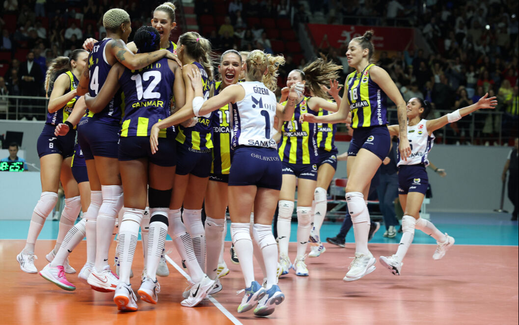 Fenerbahçe şampiyon oldu Eda Erdem'in hareketi olay oldu! 18'lik Liza Safranova şaşırdı kaldı Fenerbahçe şampiyon oldu Eda Erdem'in hareketi olay oldu! 18'lik Liza Safranova şaşırdı kaldı - 1. Resim
