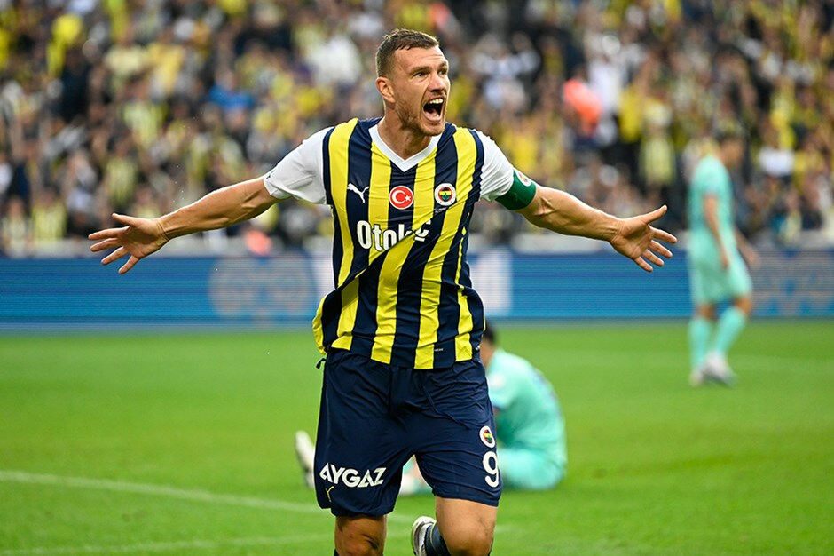 Fenerbahçe'de Mourinho'nun golcü kararı netleşti! Dzeko mu En-Nesyri mi? - 3. Resim