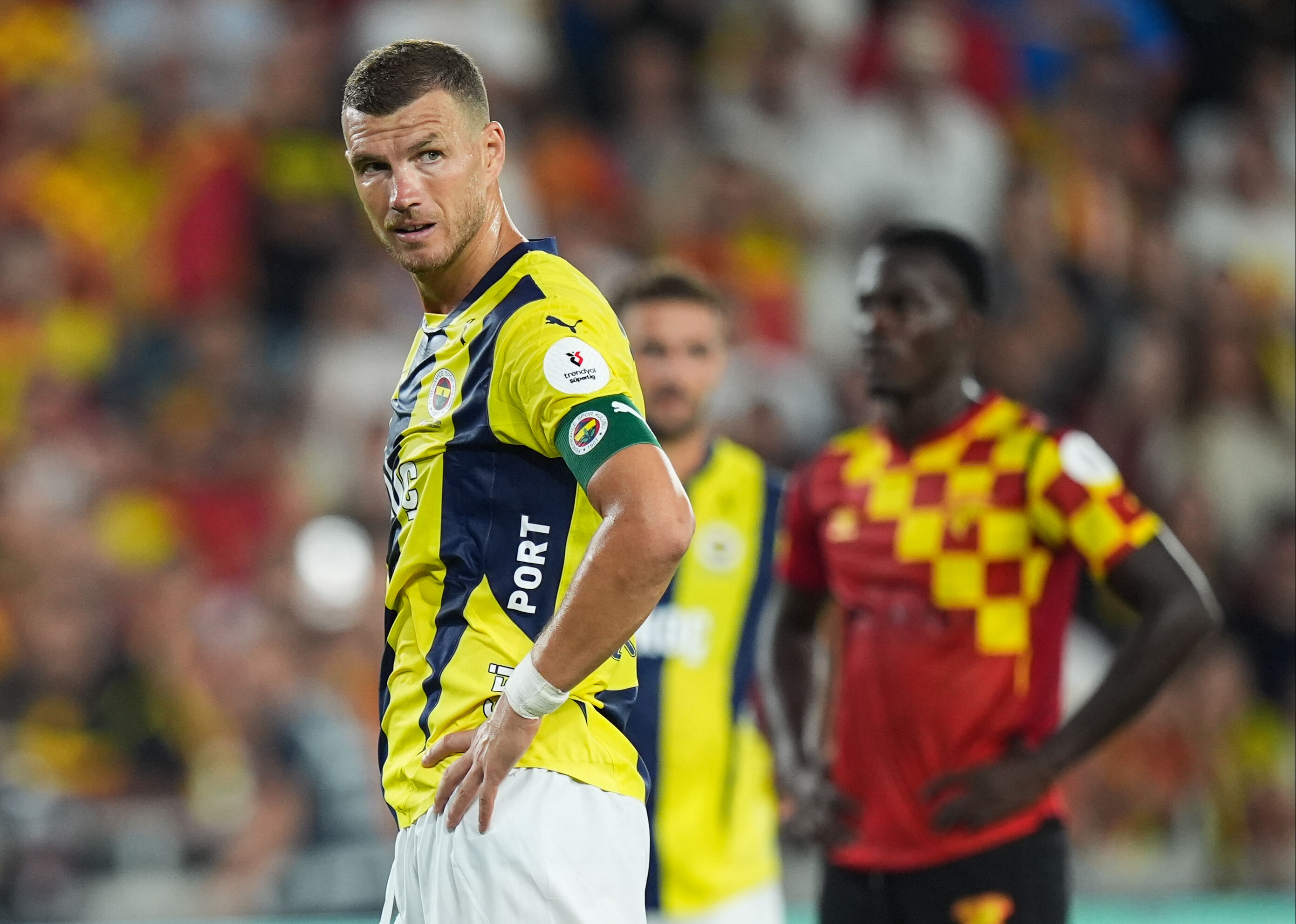Fenerbahçe'de Mourinho'nun golcü kararı netleşti! Dzeko mu En-Nesyri mi? - 5. Resim
