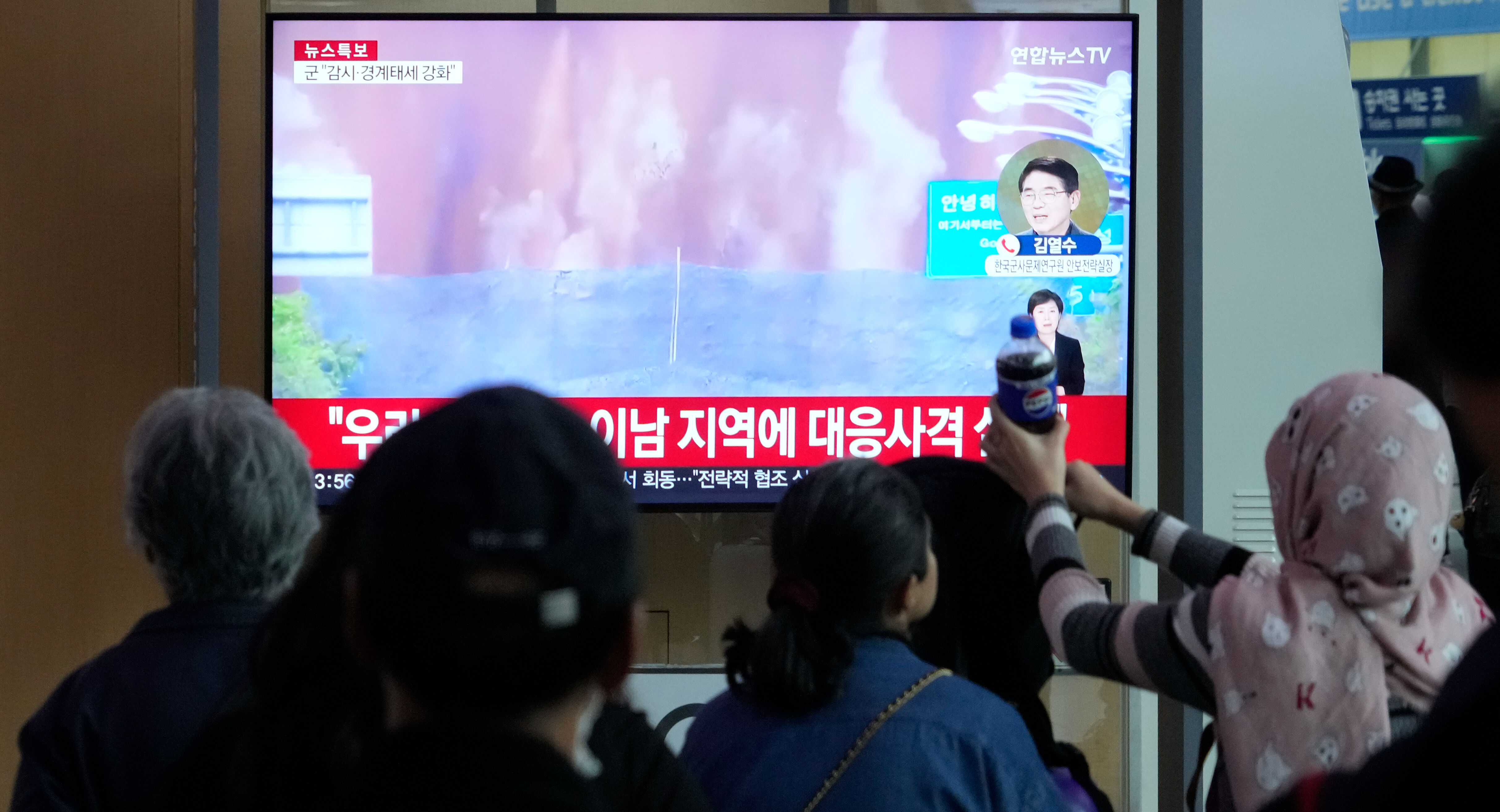 Kim Jong-un emri verdi, hepsi bir bir patlatıldı! Koreler arası bağlantı tamamen kesildi - 3. Resim