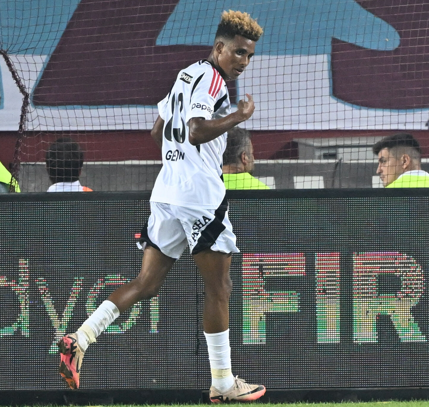 Dortmund'un hocası Nuri Şahin, Beşiktaş'ın yıldızını transfer edecek - 4. Resim