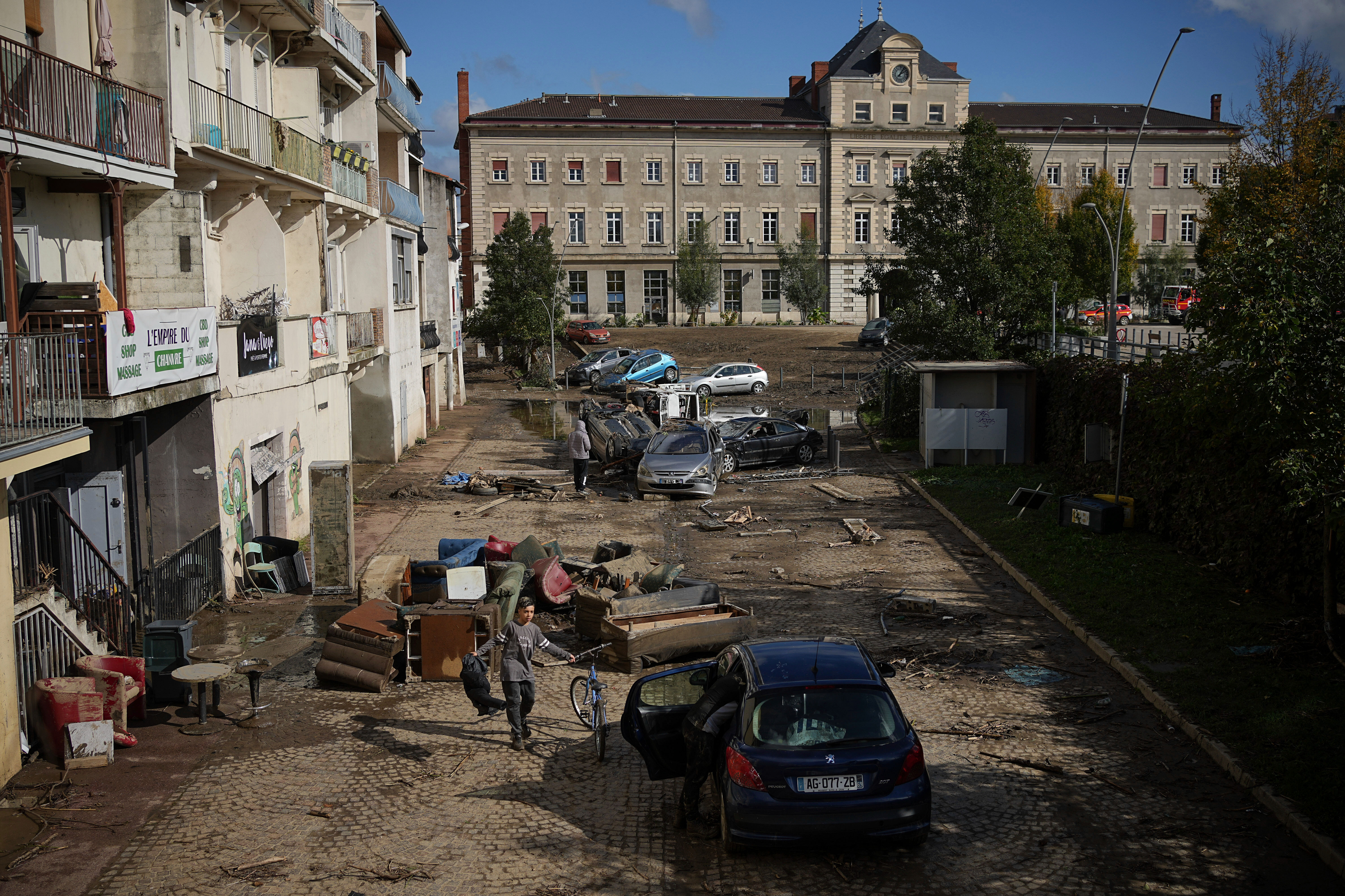 Fransa ve İtalya'yı sel vurdu! Can kayıpları var - 1. Resim