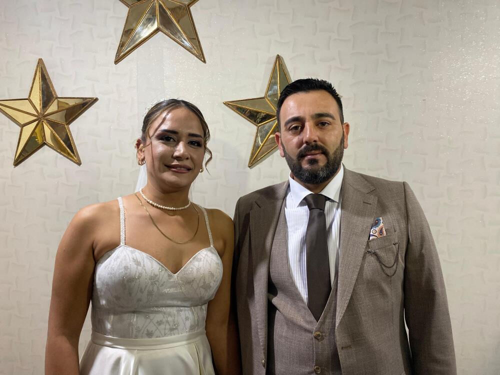 Gelin düğüne tır ile geldi! 'Yengem olur musun?' ile başladı, evlilikle taçlandı... Gelin düğüne tır ile geldi! 'Yengem olur musun?' ile başladı, evlilikle taçlandı... - 3. Resim