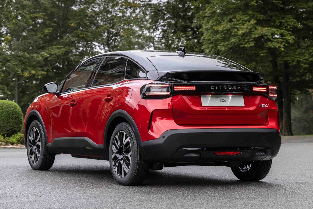 Makyajlanan C4 ve C4X yüzünü ilk kez Paris’te gösterdi! - 1. Resim