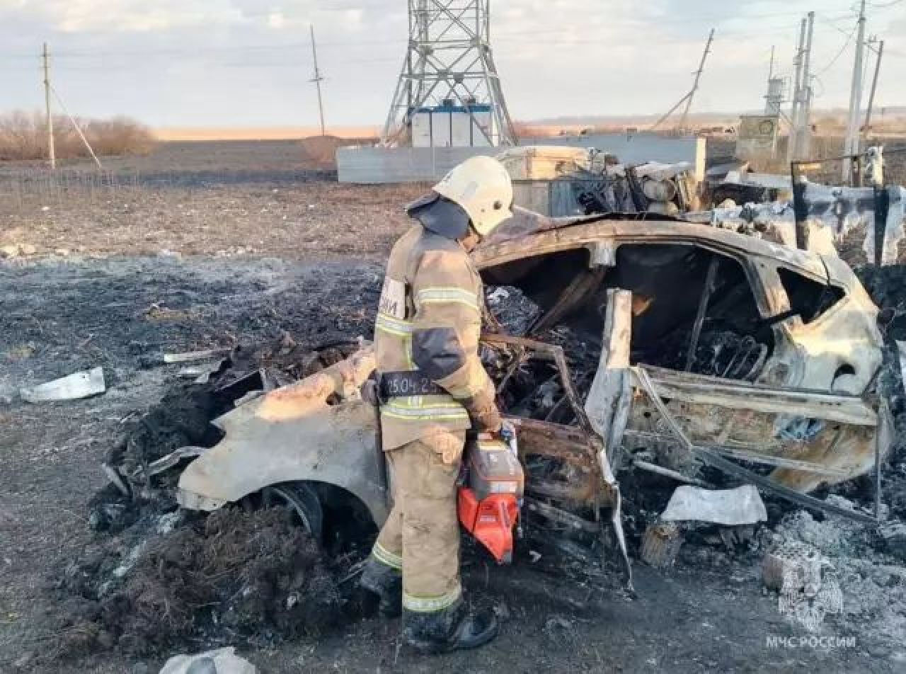 Otoyolda feci kaza! Havai fişek taşıyan kamyon ve otomobil çarpıştı, 2’si çocuk 4 kişi öldü Otoyolda feci kaza! Havai fişek taşıyan kamyon ve otomobil çarpıştı, 2’si çocuk 4 kişi öldü - 3. Resim