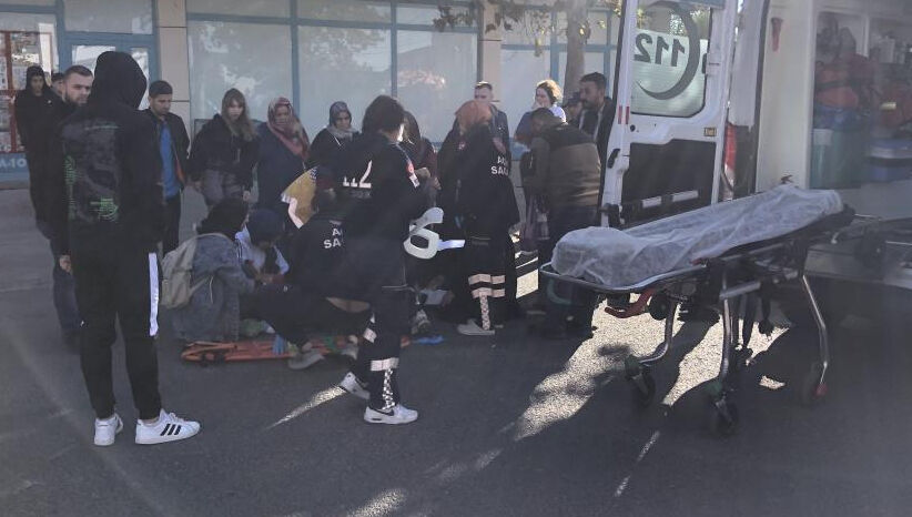 Tekirdağ'da minibüs şoförü yaya geçidini kullanan ikisi çocuk 3 kişiye çarptı - 1. Resim