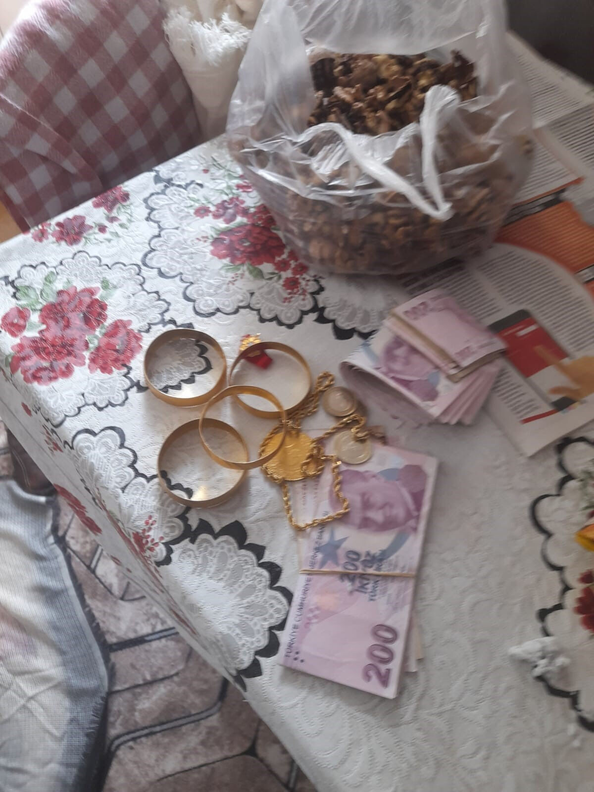 Yaşlı adamın dolandırıcıların elinden kurtuluşu polise bile şoke etti - 2. Resim