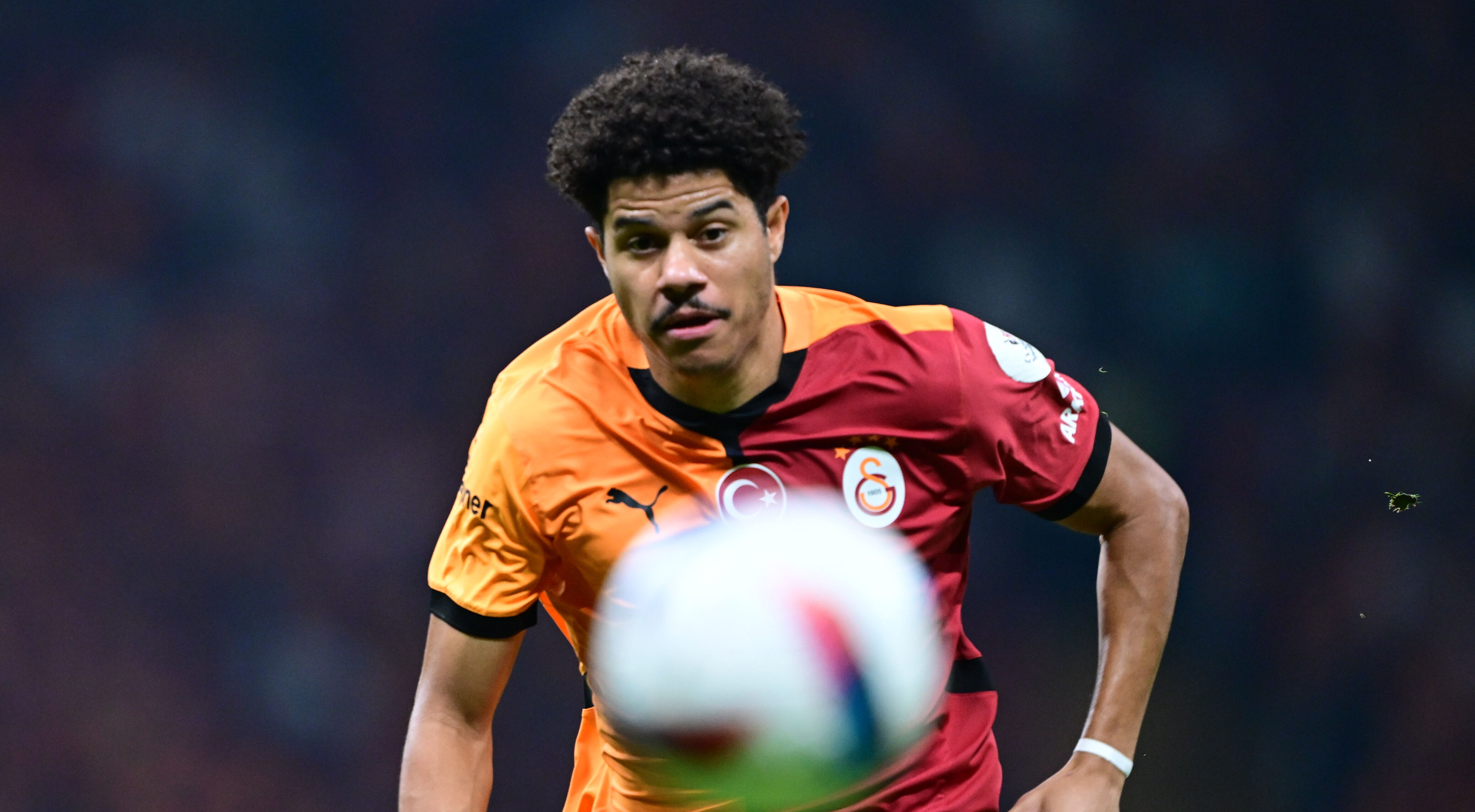 Galatasaray'ın genç oyuncusu Gabriel Sara'dan beklenti büyük! Transfer ücreti belirlendi - 1. Resim