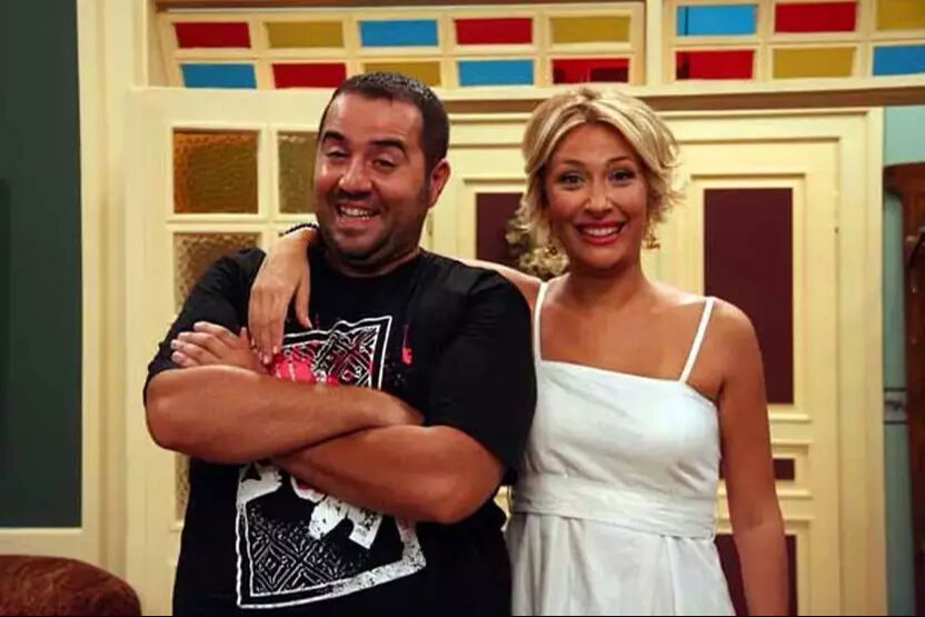 Gözler Ata Demirer ve Gülse Birsel'i aradı... Avrupa Yakası'nda birlikte oynadıkları Vural Çelik'in cenazesine katılmadılar! - 2. Resim