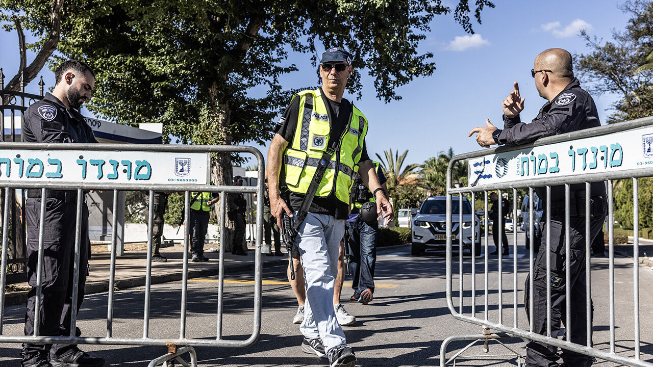 Hizbullah'ın İHA'sı Netanyahu'nun evinin yakınına düştü! Konut çevresi bariyerlerle korunuyor - 4. Resim