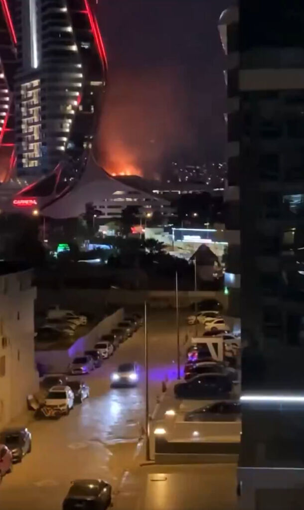 İzmir ikiz kulelerinde korkutan yangın! - 2. Resim