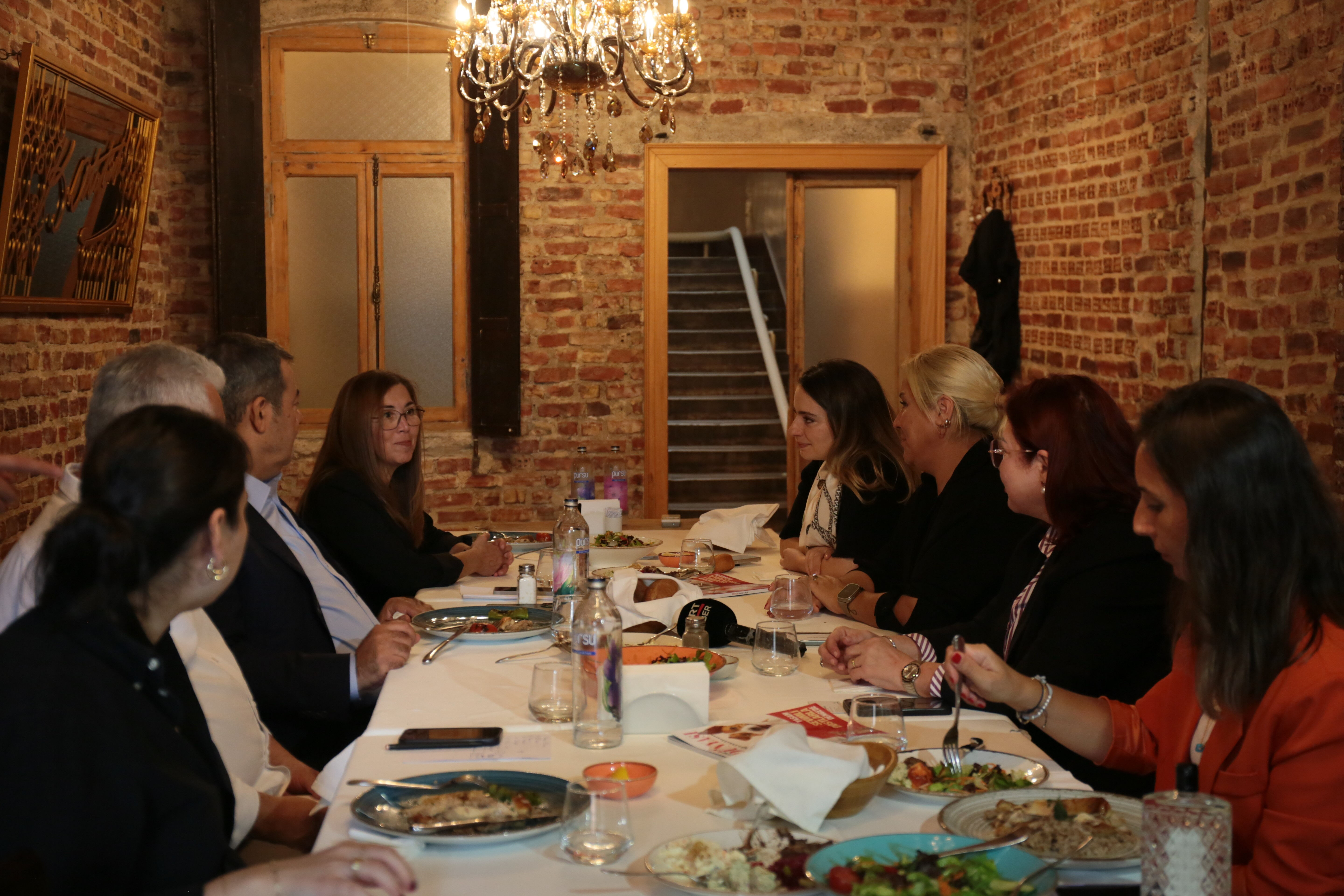 ‘Mahkeme Sohbetleri’ne güvenilirlik damgasını vurdu - 1. Resim