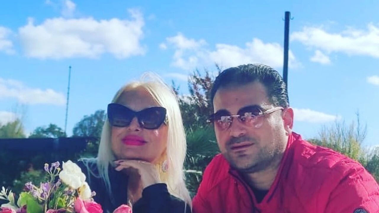 Alyansını gösterip evlendiğini duyurmuştu! Banu Alkan eşinden boşanıyor Alyansını gösterip evlendiğini duyurmuştu! Banu Alkan eşinden boşanıyor - 1. Resim