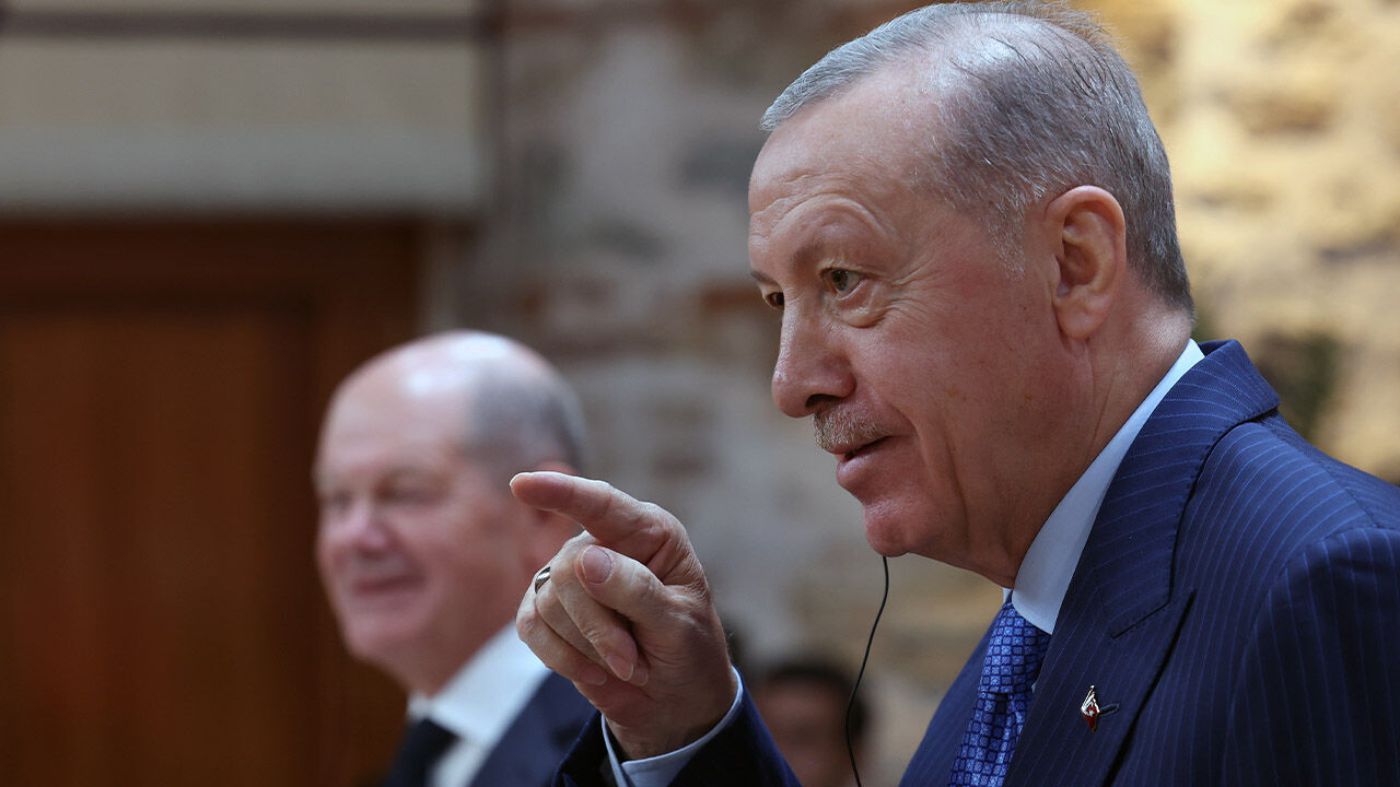 Erdoğan ‘İsrail’i savunan' Scholz'un yüzüne baka baka söyledi: F-35'lerle iyi vurdunuz mu diyelim? - 1. Resim