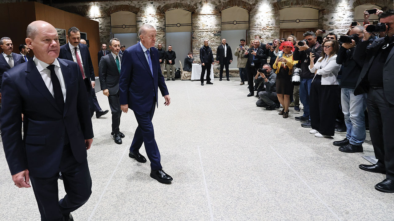 Erdoğan ‘İsrail’i savunan' Scholz'un yüzüne baka baka söyledi: F-35'lerle iyi vurdunuz mu diyelim? - 2. Resim