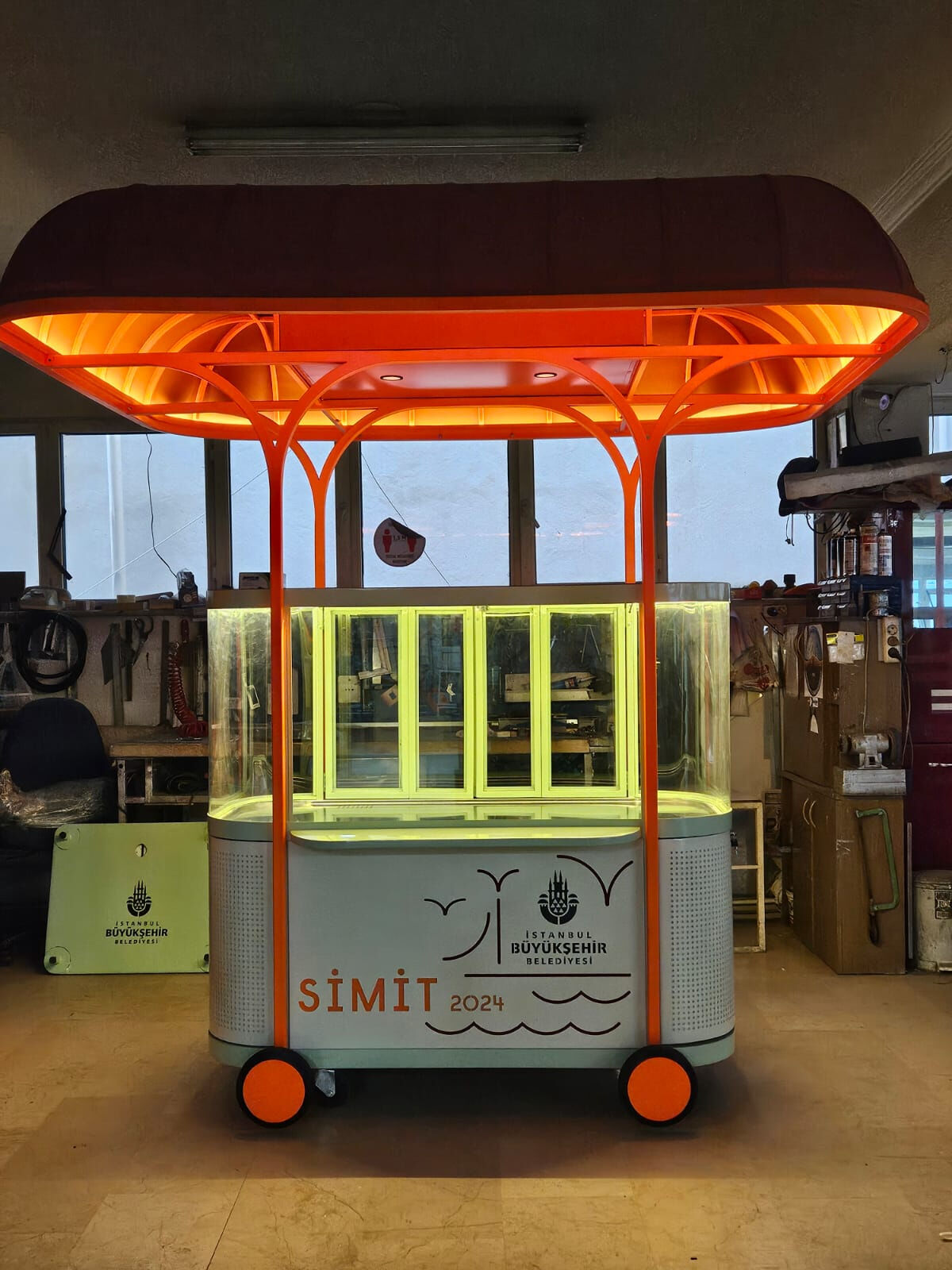 Eski halinden eser yok şimdi! İstanbul'daki seyyar simit, kestane ve mısır arabaları değişiyor Eski halinden eser yok şimdi! İstanbul'daki seyyar simit, kestane ve mısır arabaları değişiyor - 2. Resim