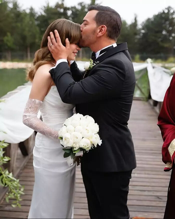 Kuruluş Osman oyuncuları Buse Arslan ve Çağrı Şensoy çifti bebek bekliyor - 1. Resim