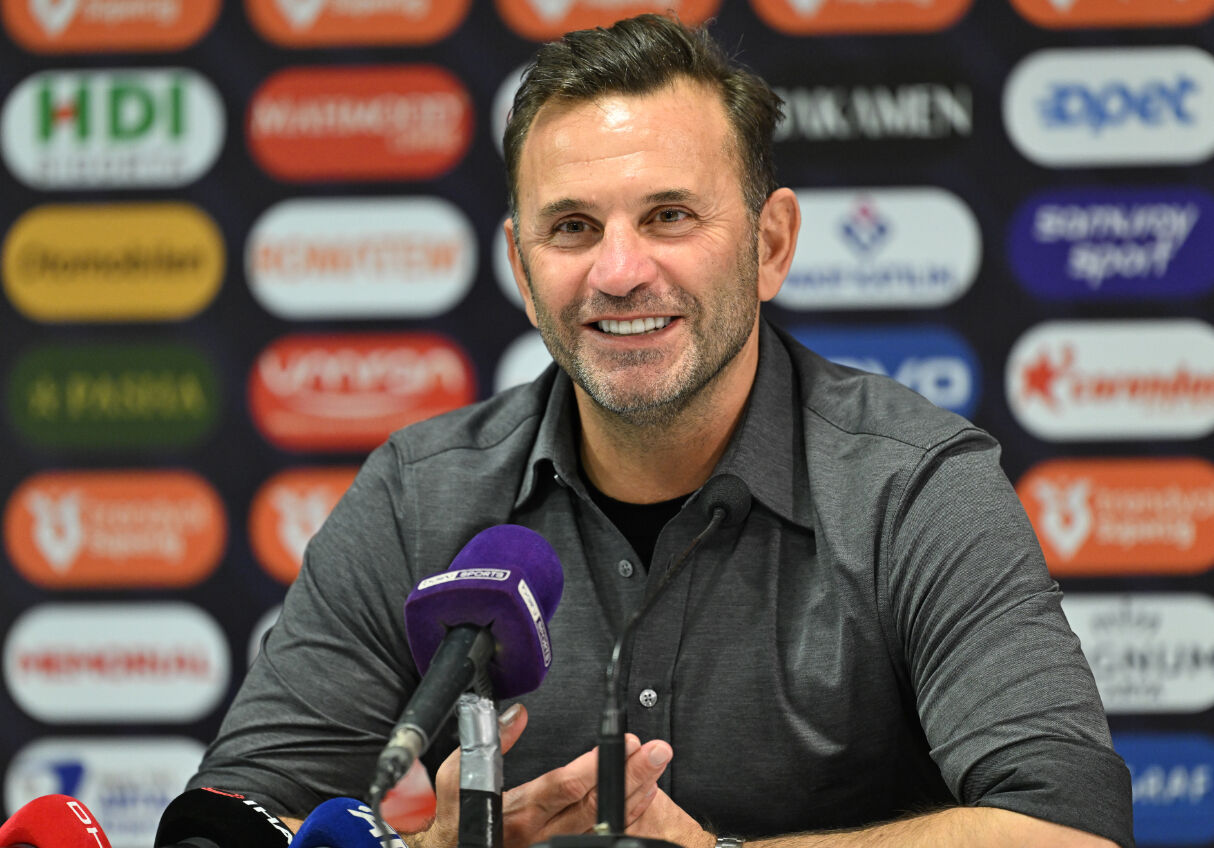 Okan Buruk’a doğum günü pastası! Galatasaray deplasmanda Antalyaspor’u iki yıldızının golleriyle mağlup etti - 3. Resim