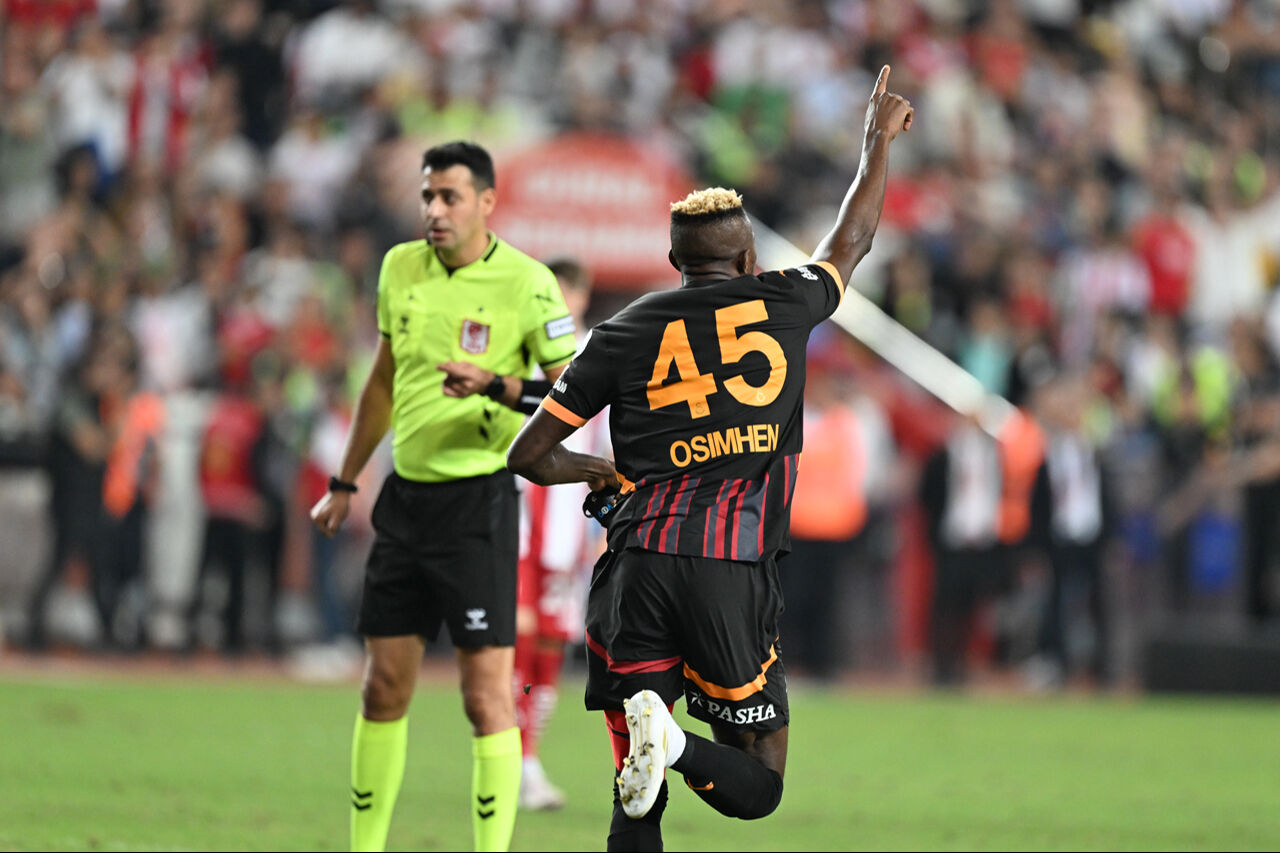 Osimhen'den Ronaldo'yu kıskandıracak gol! Dünyada manşetlerde: Puskas'ı alabilir - 5. Resim