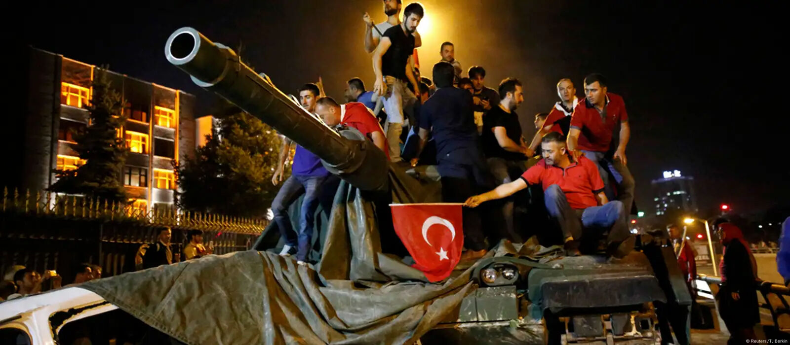 15 Temmuz gazileri FETÖ elebaşı Fetullah Gülen'in ölümü sonrası kin kustu! ‟Bizim hapishanelerde ölmesini isterdim” 15 Temmuz gazileri FETÖ elebaşının ölümü hakkında ne dedi? ‟Bizim hapishanelerde ölmesini isterdim” - 2. Resim