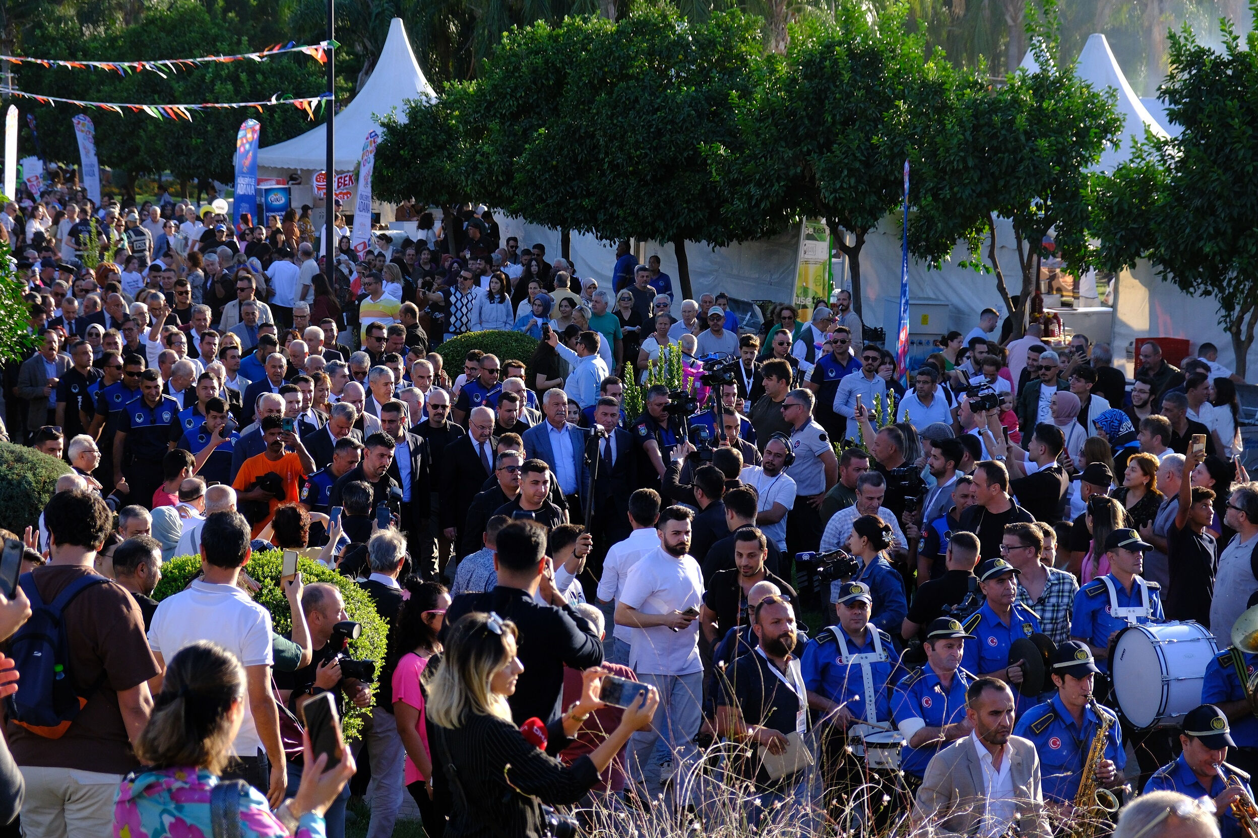 8. Uluslararası Adana Lezzet Festivali binlerce kişiye lezzet şöleni yaşattı 8. Uluslararası Adana Lezzet Festivali binlerce kişiye lezzet şöleni yaşattı - 2. Resim