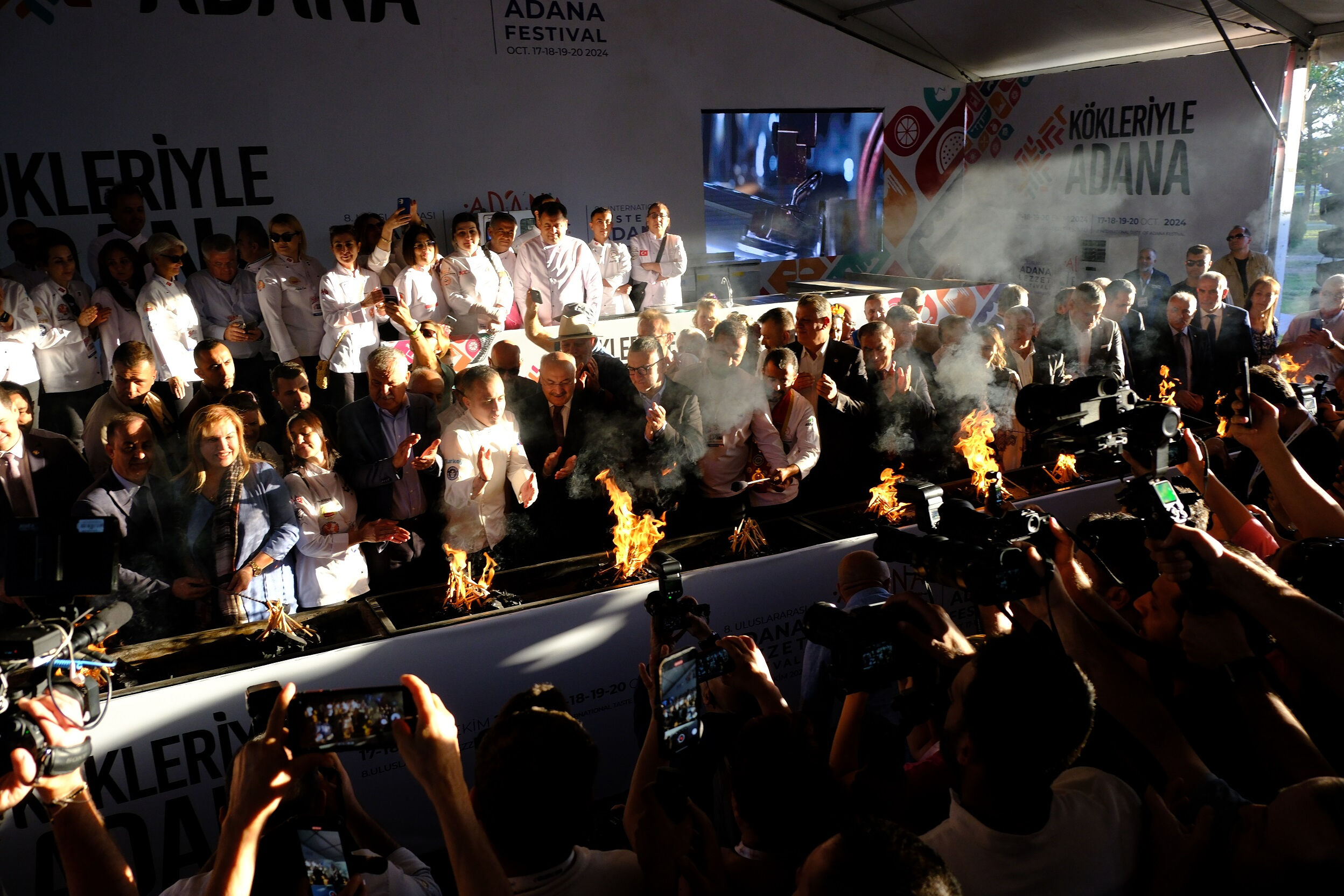 8. Uluslararası Adana Lezzet Festivali binlerce kişiye lezzet şöleni yaşattı 8. Uluslararası Adana Lezzet Festivali binlerce kişiye lezzet şöleni yaşattı - 3. Resim