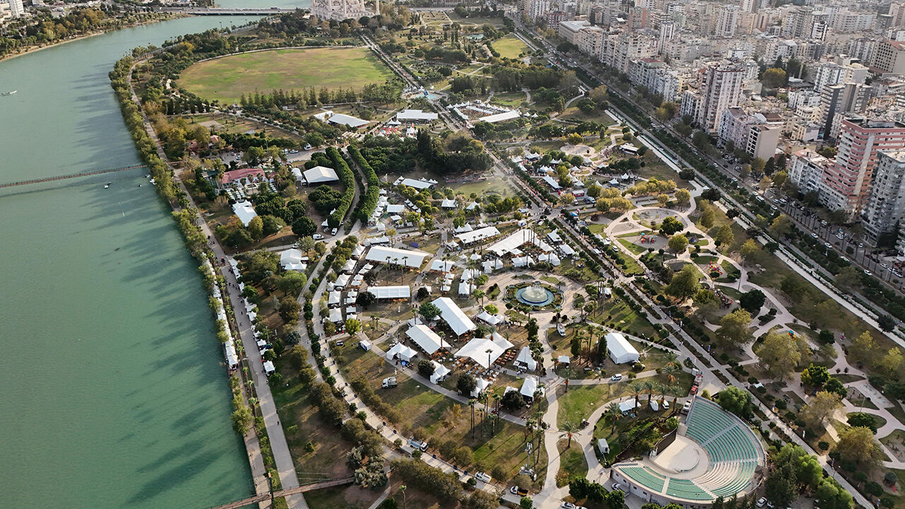 8. Uluslararası Adana Lezzet Festivali binlerce kişiye lezzet şöleni yaşattı 8. Uluslararası Adana Lezzet Festivali binlerce kişiye lezzet şöleni yaşattı - 1. Resim