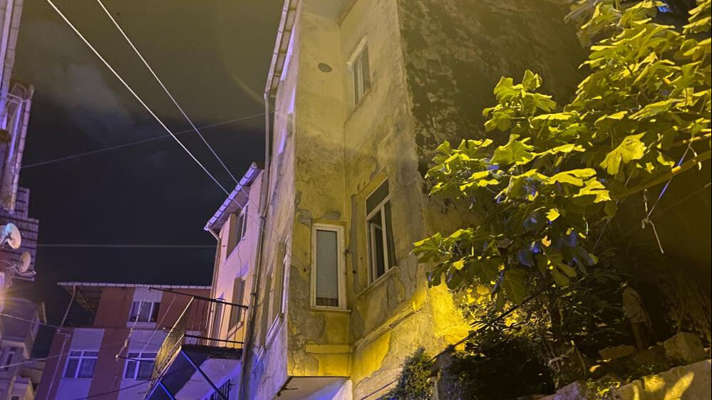 Beyoğlu’nda korkunç olay! Anne ve bebeğinin cesedi bulundu - 1. Resim