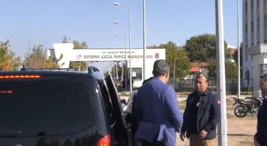 CHP Genel Başkanı Özgür Özel'den Selahattin Demirtaş'a ziyaret - 1. Resim