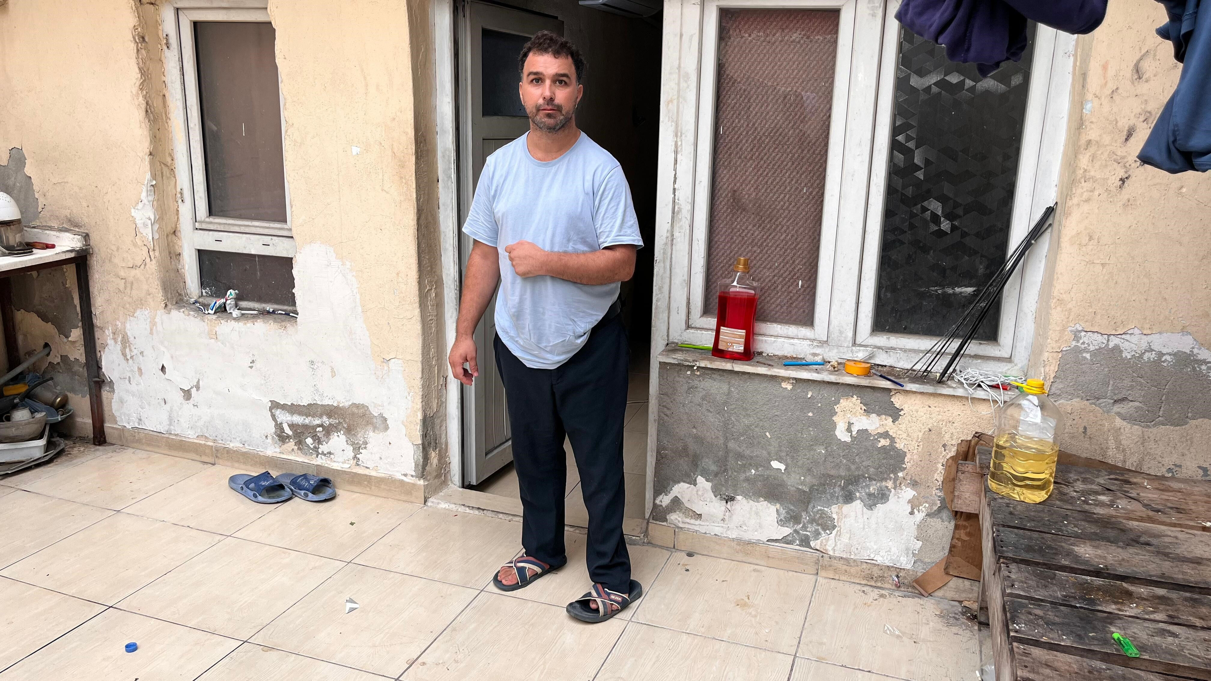 Engelli kuzenine yaptıkları kan dondurdu! Bayılttı, elini kolunu bağladı, borç batağına sürükledi - 1. Resim